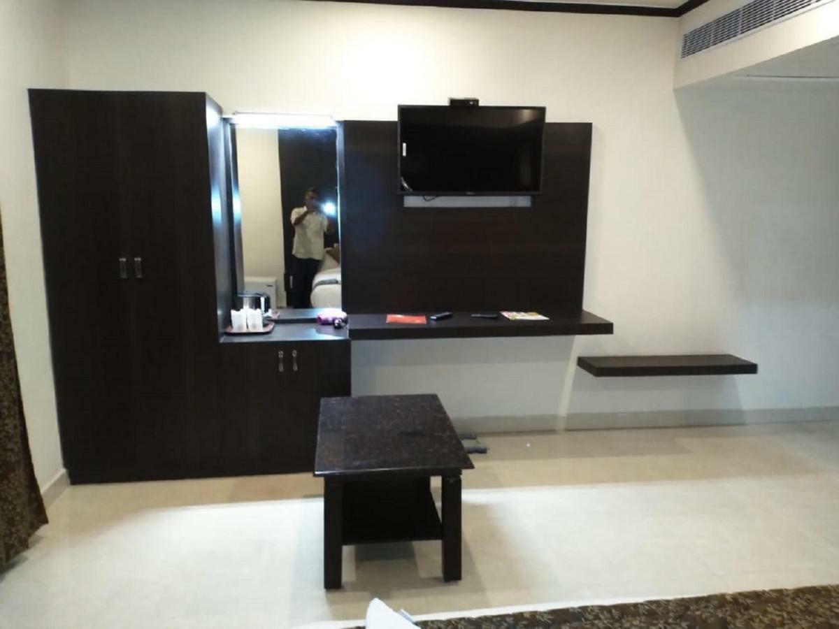 Saravanaa Residency Madurai Exteriör bild